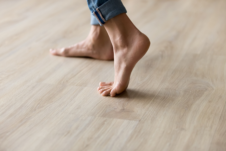 choose engineered or hardwood floors